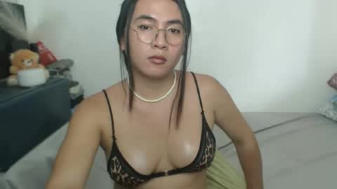 bella online show from March 27, 3:01 am