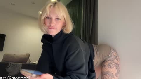 Aline meow   online show from April 4, 2:24 pm