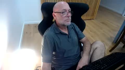 Open Minded guy at your disposal online show from July 22, 11:34 am