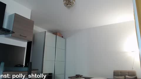 Polly online show from September 20, 1:03 pm