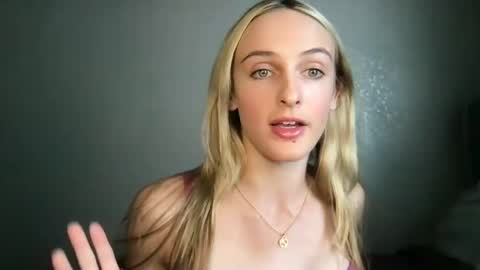 goodgirlliv online show from September 29, 9:47 pm