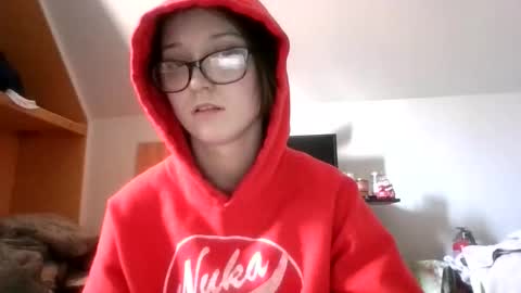 gooeypixie online show from March 7, 7:03 pm