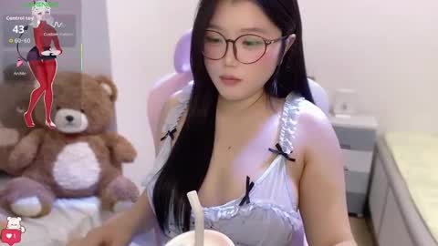 gorgeous girl33 online show from February 28, 1:42 am