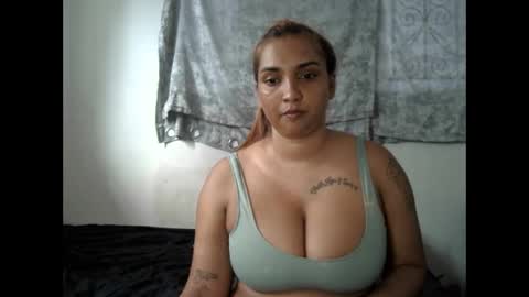 gorgeouslips10 online show from February 8, 2:20 pm