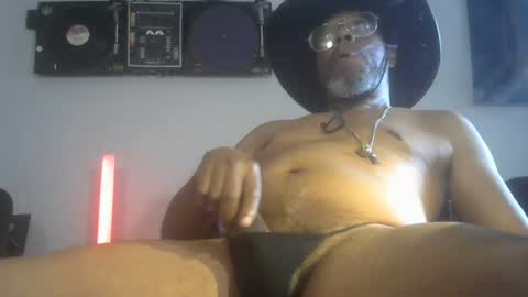 gr8peephole online show from August 3, 9:21 pm