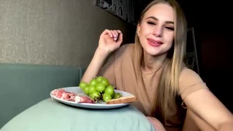 gracetorrezz online show from October 25, 10:10 pm