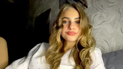 gracetorrezz online show from September 19, 6:22 pm