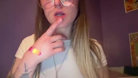 gratefulslut69 online show from April 23, 6:43 am