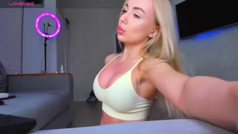 Anny online show from June 25, 5:45 am