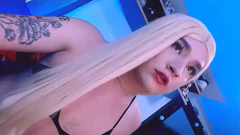 grecia_9inchs online show from November 18, 12:24 am