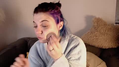 April online show from January 17, 3:32 pm