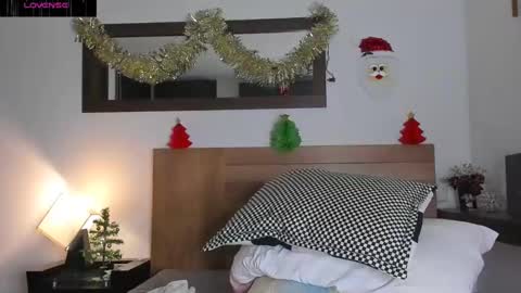 Juan online show from December 8, 3:40 am