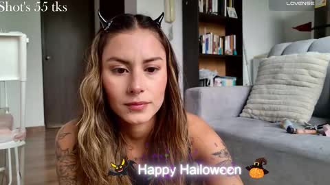 Snapshot of greta_miss chatting on October 29, 3:58 pm Emmy online show from October 29, 3:58 pm