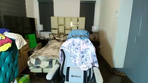 greta_v online show from November 25, 9:52 am