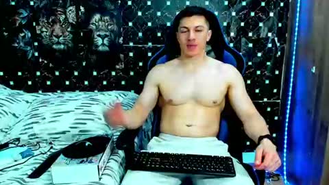 griego01 online show from July 19, 10:34 pm