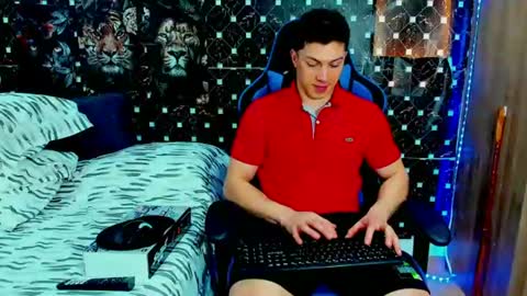 griego01 online show from July 2, 4:34 pm
