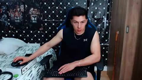 griego01 online show from May 6, 6:41 am