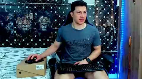 griego01 online show from August 6, 1:09 pm