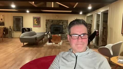 groovycouvie online show from February 7, 3:45 am