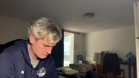 guardiannif_ online show from February 20, 7:12 am