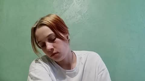 Kira online show from November 10, 12:30 pm