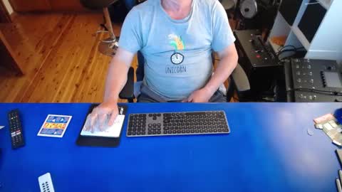 guesswhatigot2 online show from December 7, 8:27 am