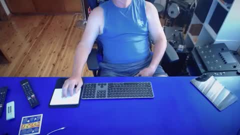 guesswhatigot2 online show from February 21, 7:45 am