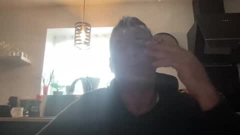 guil0 online show from October 19, 10:42 am