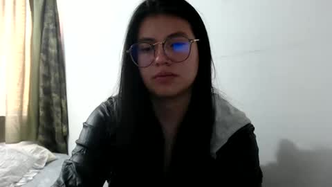 Vane blonde and Hazell black hair online show from November 6, 7:06 pm