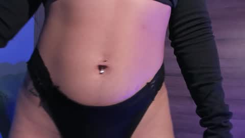 Snapshot of gummyluv chatting on October 2, 10:52 pm gummyluv online show from October 2, 10:52 pm