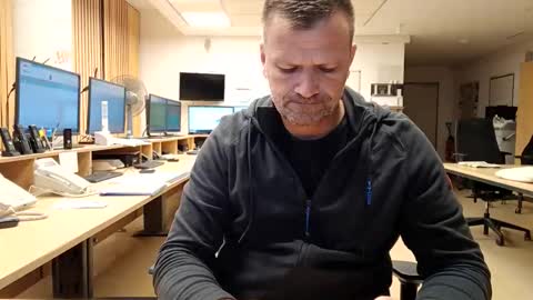 guschidick online show from September 26, 11:24 pm