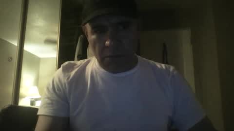 Snapshot of guy8inches4u chatting on September 27, 11:52 am guy8inches4u online show from September 27, 11:52 am