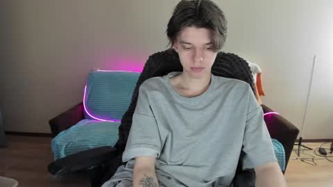 Snapshot of guy_liam1 chatting on January 5, 12:42 pm guy_liam1 online show from January 5, 12:42 pm
