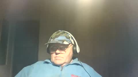 guyboy73 online show from October 15, 8:20 pm