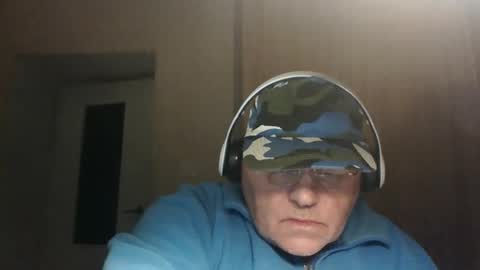 guyboy73 online show from October 8, 11:32 pm