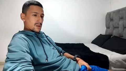 karim online show from March 5, 12:00 pm