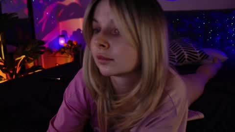 gwenhilton online show from January 8, 8:27 am