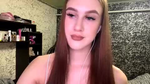 Gwen online show from October 19, 8:02 pm