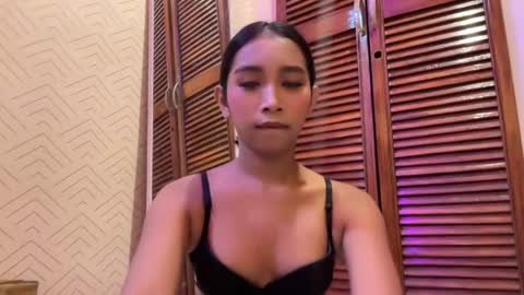 gwyneth_licious online show from May 31, 12:15 pm