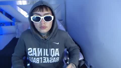 gyal_8_ online show from October 25, 4:29 pm