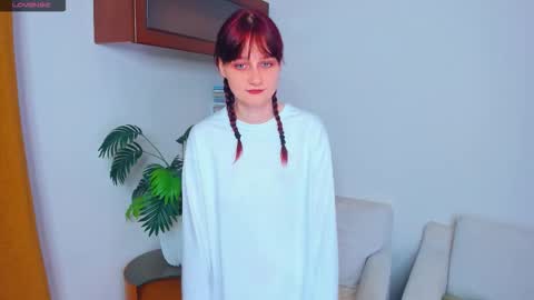 Snapshot of h0lyangel chatting on October 11, 7:06 pm Kelly Lilly online show from October 11, 7:06 pm