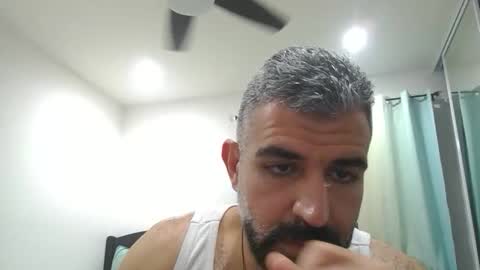 h0nest84 online show from April 4, 11:56 pm