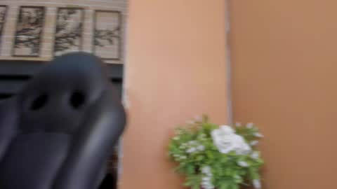 hadelyn_lee online show from May 2, 4:07 am