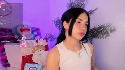 Hadid online show from January 13, 8:05 pm