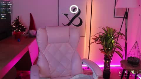 Hailey  Green online show from December 16, 12:18 am