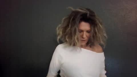 Hailey online show from May 22, 6:36 pm