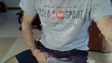 Snapshot of hairydaduncut chatting on September 23, 11:59 am hairydaduncut online show from September 23, 11:59 am