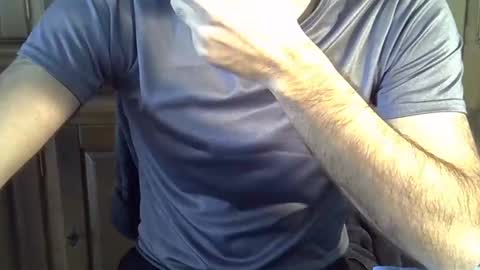 Snapshot of hairydaduncut chatting on December 16, 12:38 pm hairydaduncut online show from December 16, 12:38 pm