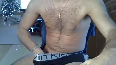 Snapshot of hairydaduncut chatting on December 23, 1:13 pm hairydaduncut online show from December 23, 1:13 pm