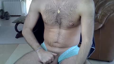 Snapshot of hairydaduncut chatting on February 25, 1:32 pm hairydaduncut online show from February 25, 1:32 pm